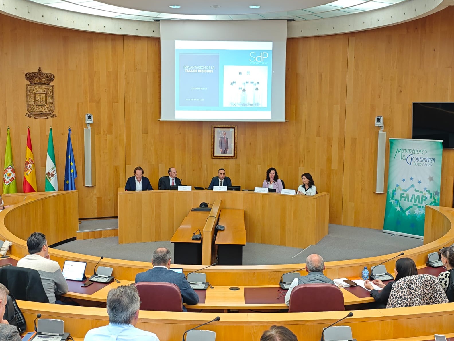 La FAMP presenta en Granada la guía técnica para que las corporaciones locales elaboren e implementen la tasa de residuos